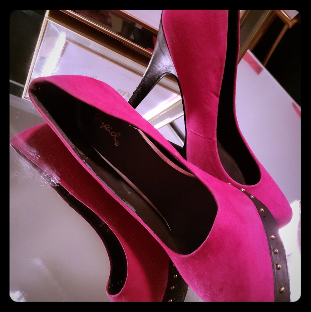 Heels - Picture 2 of 6